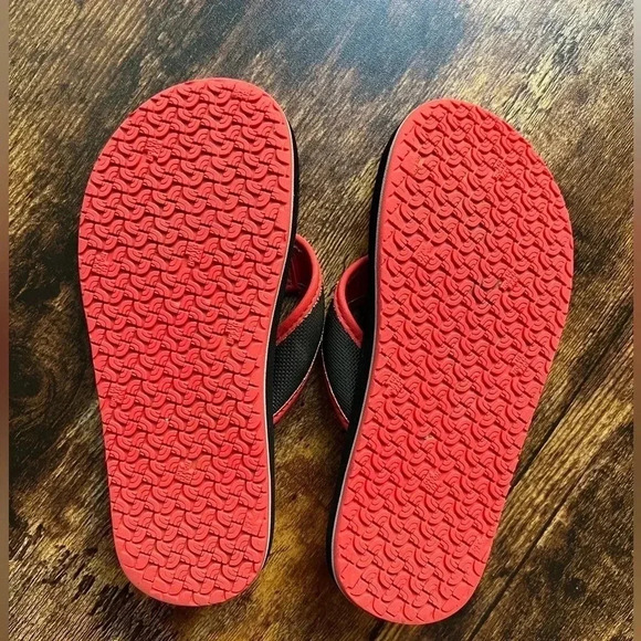 The North Face Base Camp boys flip flops. Size: 1 youth - Picture 3 of 10